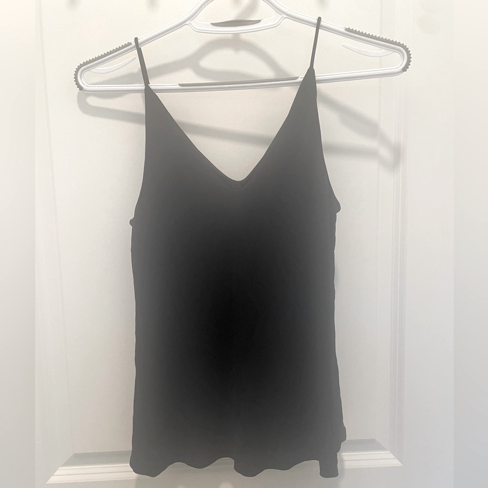 🌊👙☀️🕶️ Elegant Sleek Black Women's H&M Camisole Top